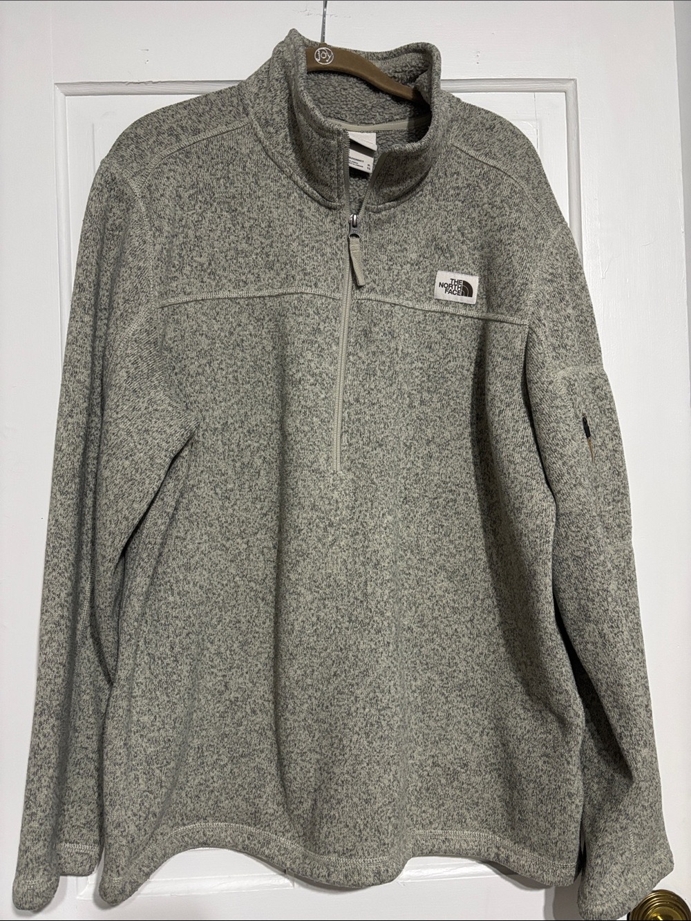 The North Face Men's Light Gray Heather Quarter-Zip Fleece Pullover